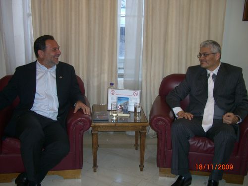 Ο Δήμαρχος Ηρακλείου με τον Πρέσβη της Βενεζουέλας