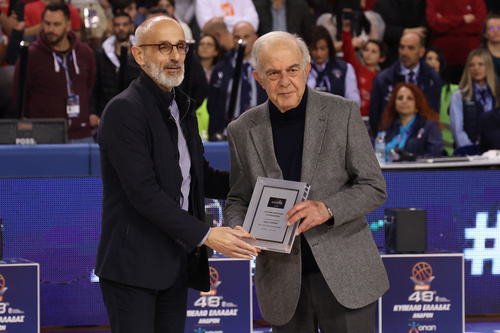 Τιμήθηκε ο Δήμος Ηρακλείου από την Ελληνική Ομοσπονδία Καλαθοσφαίρισης